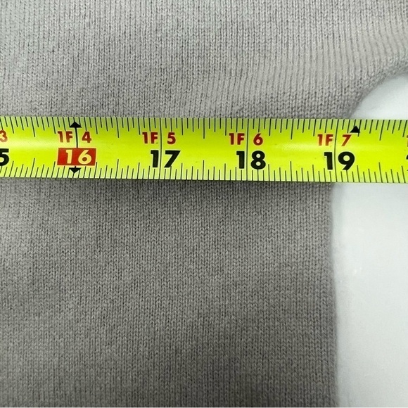 CHICO’S Women’s 100% Cashmere Pullover Sweater Sz 1-Small 8/10 Gray Flaws/Stain - Picture 9 of 13